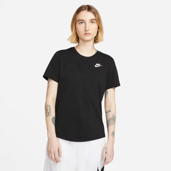 Polo Dama Nike Sportswear Club Essentials (DX7902-010)