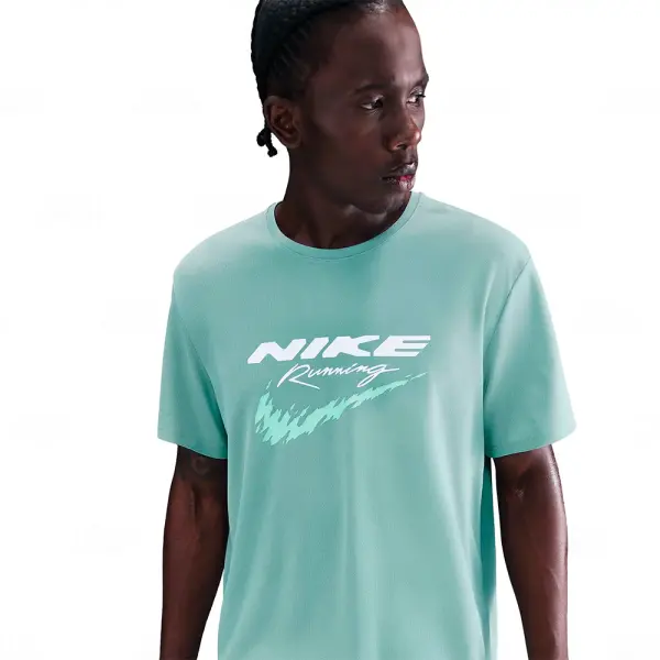 Polo Varon Nike Dri-FIT UV Run Energy MilerTop (HV2135-017)